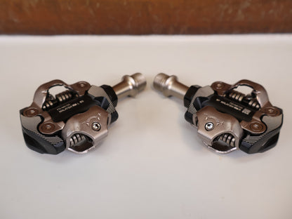SHIMANO DEORE XT PD-M8100 SPD-PEDALE / XC-RACE / INKL. SM-SH51 CLEATS / 342G