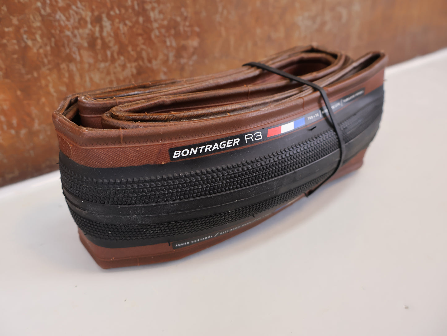 BONTRAGER R3 HARD-CASE LITE TLR / SKINWALL / 700X32C / TR-SPEED / 340G