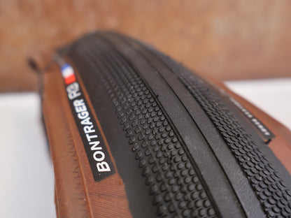BONTRAGER R3 HARD-CASE LITE TLR / SKINWALL / 700X32C / TR-SPEED / 340G