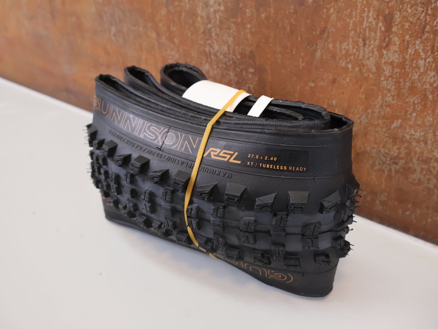 BONTRAGER GUNNISON RSL XT TLR / 27.5" X 2.4" / MTB-REIFEN / TRIPLE COMPOUND / 5310856