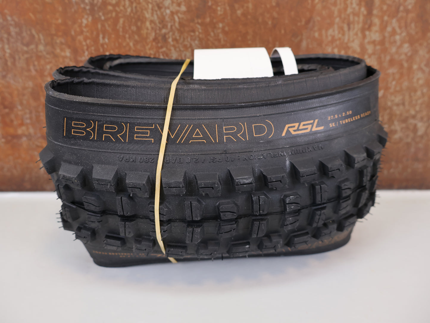 BONTRAGER BREVARD RSL SE TLR / 27.5" X 2.5" / MTB TIRE / TRIPLE COMPOUND / 1255G