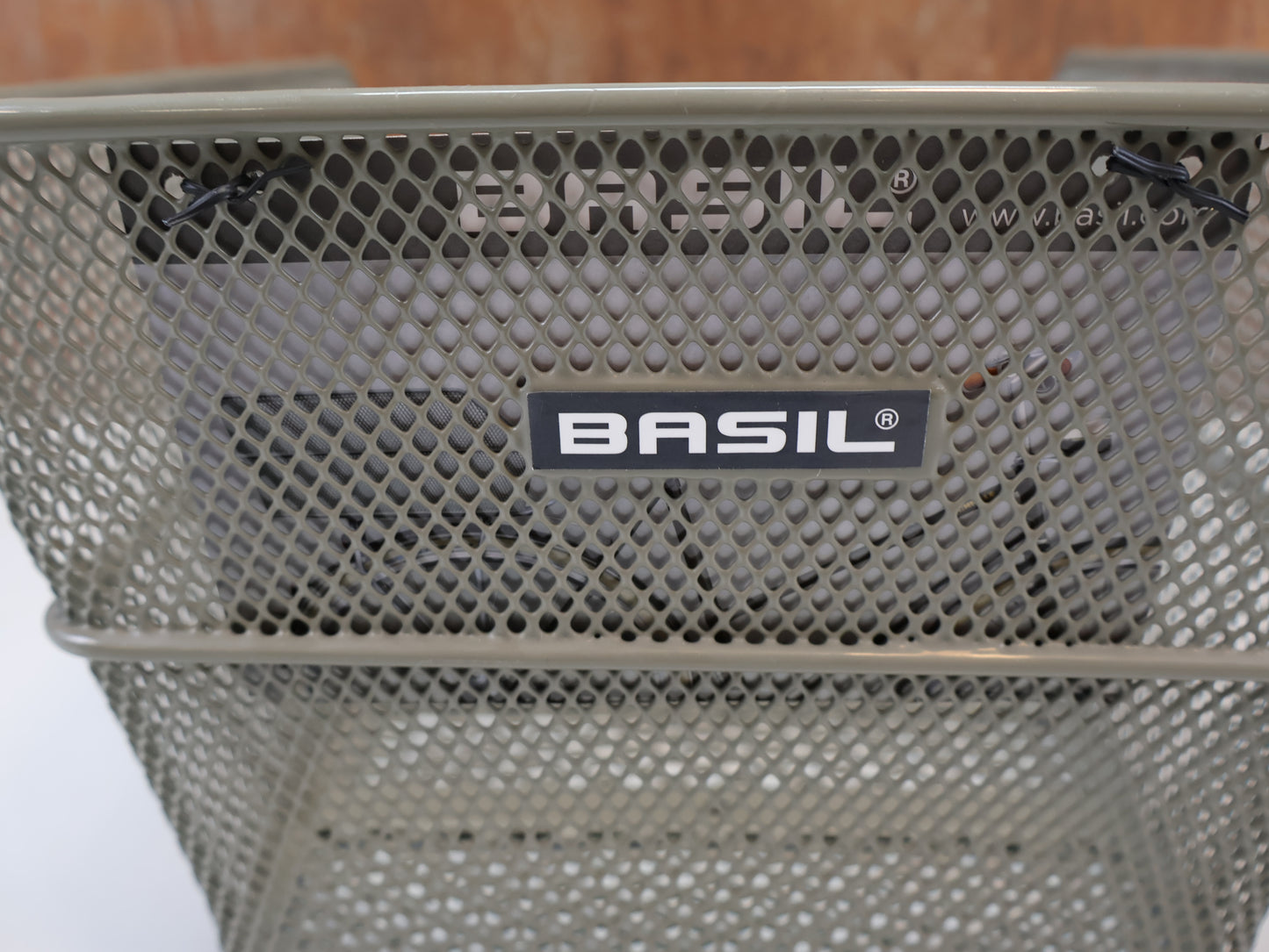 BASIL CENTO HINTERRADKORB L OLIVE GREEN GEPÄCKTRÄGER / HAN 11341