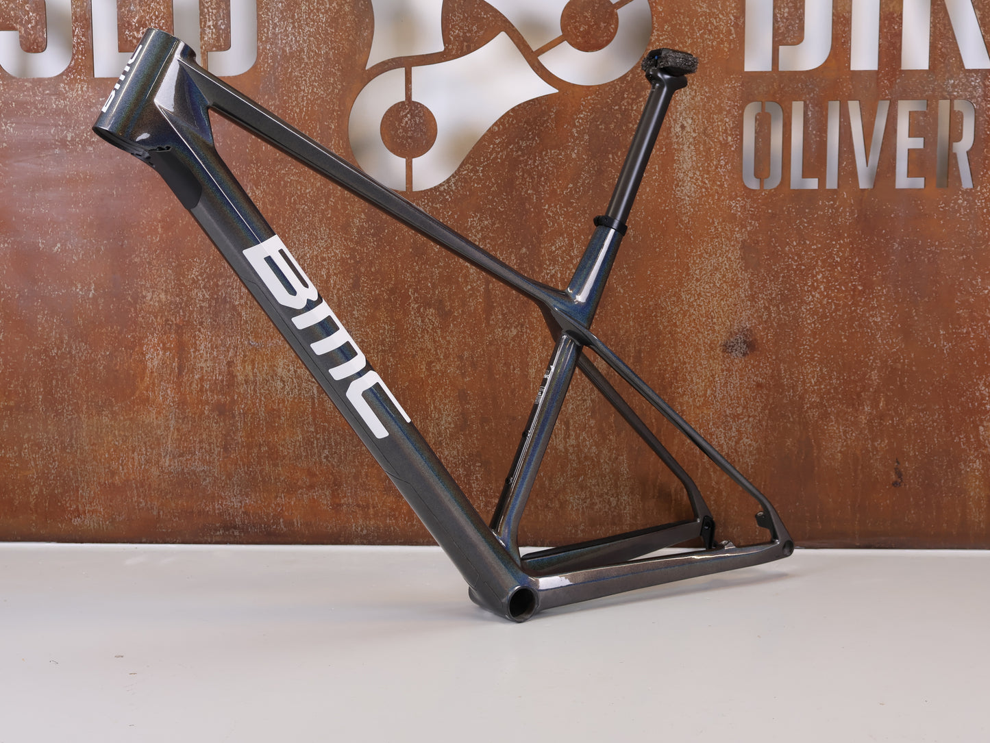BMC TWOSTROKE 01 RAHMENSET / GRÖSSE XL / ANTHRACITE PRISMA / WHITE / 1490G