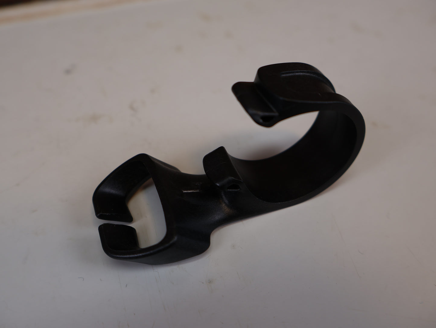 TREK DOMANE BLENDR CABLE WRANGLER MOUNT SCHWARZ / W582439