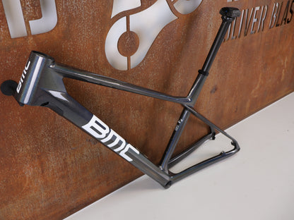 BMC TWOSTROKE 01 RAHMENSET / GRÖSSE XL / ANTHRACITE PRISMA / WHITE / 1490G