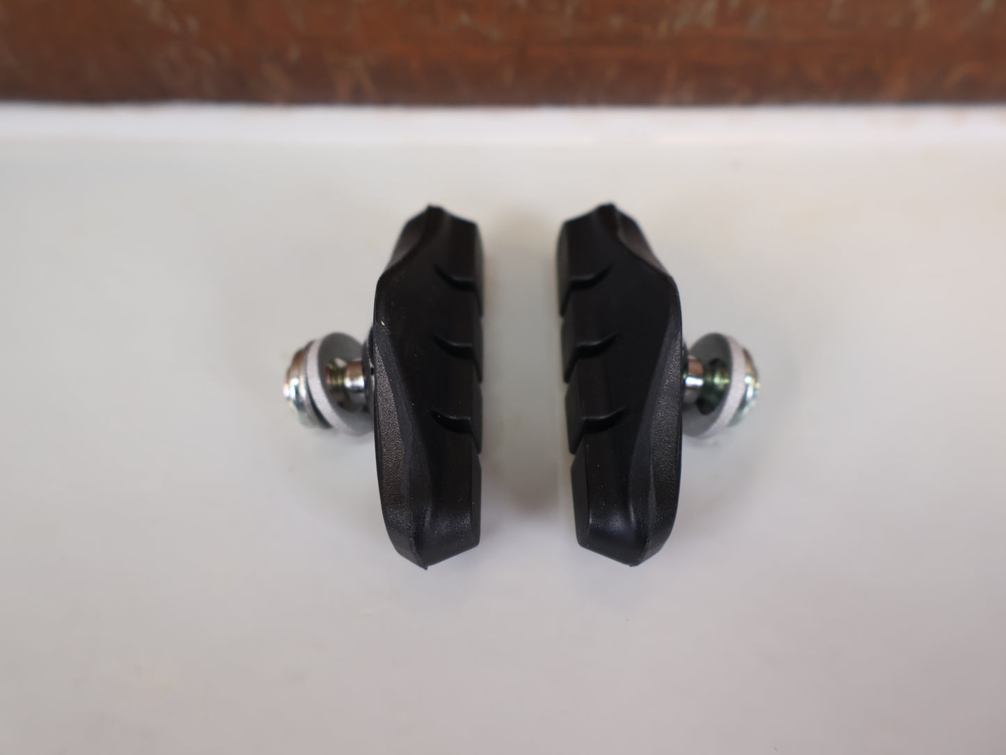 SHIMANO R50T2 BRAKE SHOES / 1 PAIR / FOR ALUMINIUM RIMS / Y-8JY98070