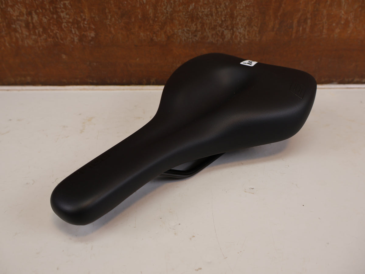 SQLAB 610 M-D ACTIVE SATTEL 15CM MAXIMALE ENTLASTUNG SCHWARZ