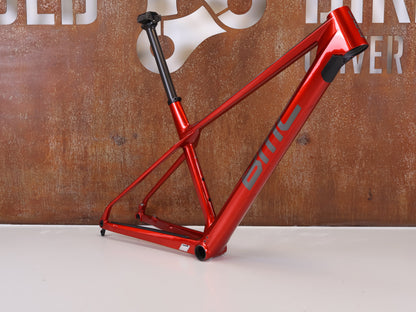 BMC TWOSTROKE 01 RAHMENSET / GRÖSSE L / RED GREY / PREMIUM CARBON / 1490G