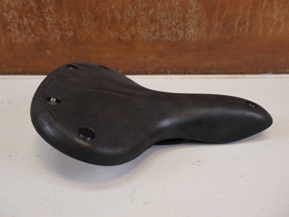 BROOKS CAMBIUM C67 ALL WEATHER SATTEL SCHWARZ NYLON 498G