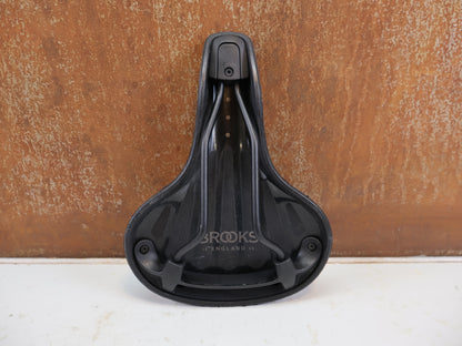 BROOKS CAMBIUM C67 ALL WEATHER SATTEL SCHWARZ NYLON 498G