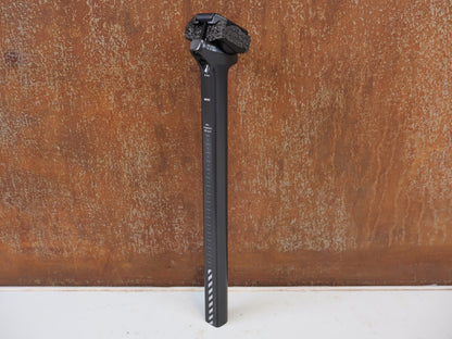BMC D-SHAPE CARBON SATTELSTÜTZE / 0MM OFFSET / 213 G / 360MM