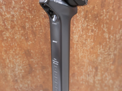 BMC D-SHAPE CARBON SATTELSTÜTZE / 0MM OFFSET / 213 G / 360MM