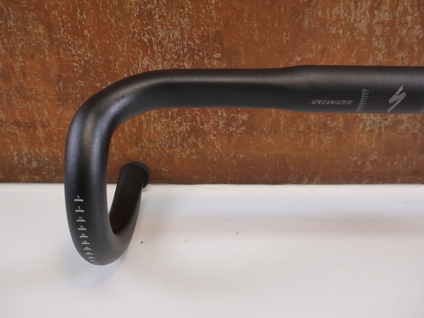 SPECIALIZED EXPERT ALLOY SHALLOW BEND ROAD BIKE HANDLEBAR / 440MM / 31.8MM / BLACK