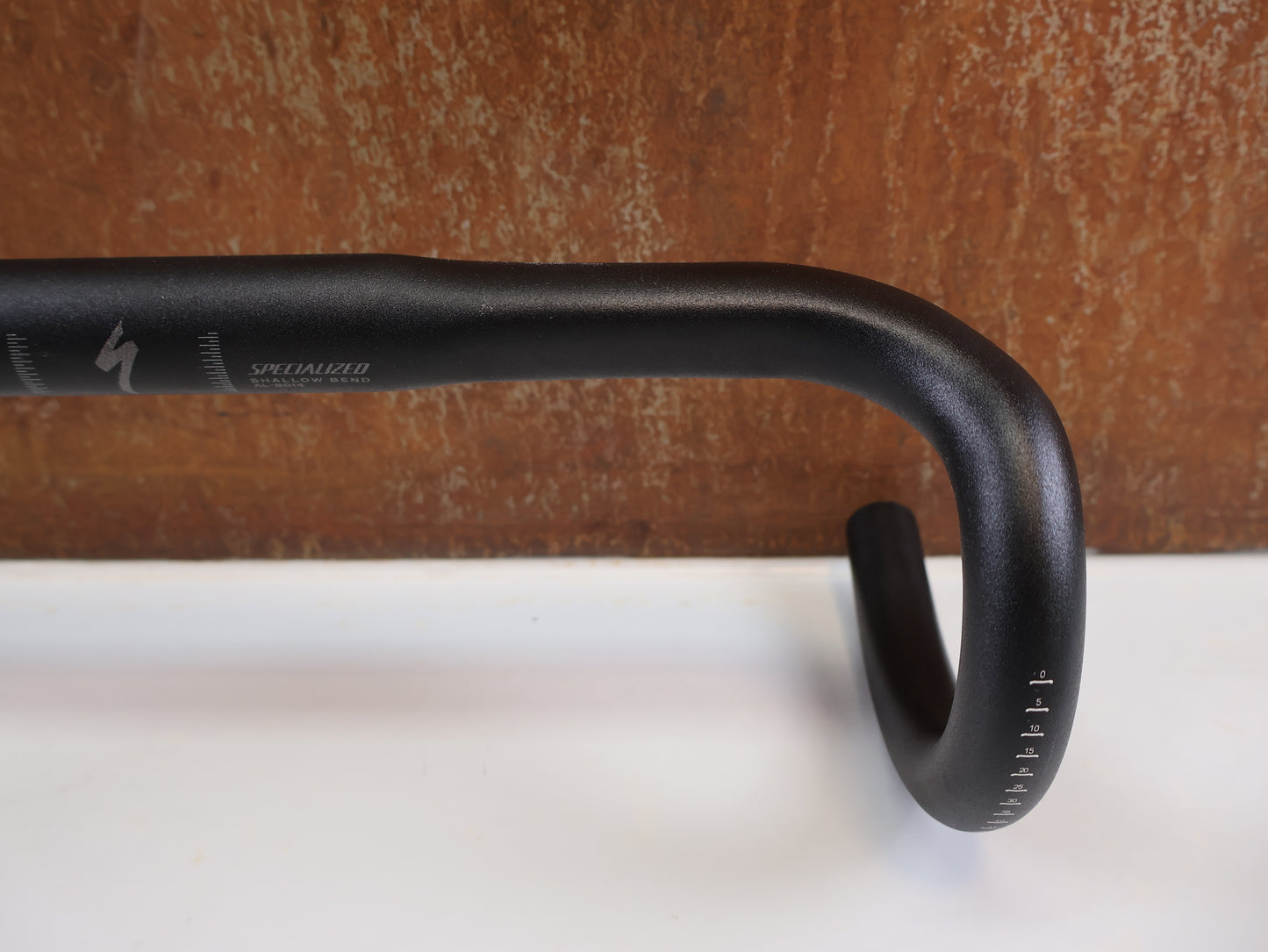 SPECIALIZED EXPERT ALLOY SHALLOW BEND ROAD BIKE HANDLEBAR / 440MM / 31.8MM / BLACK