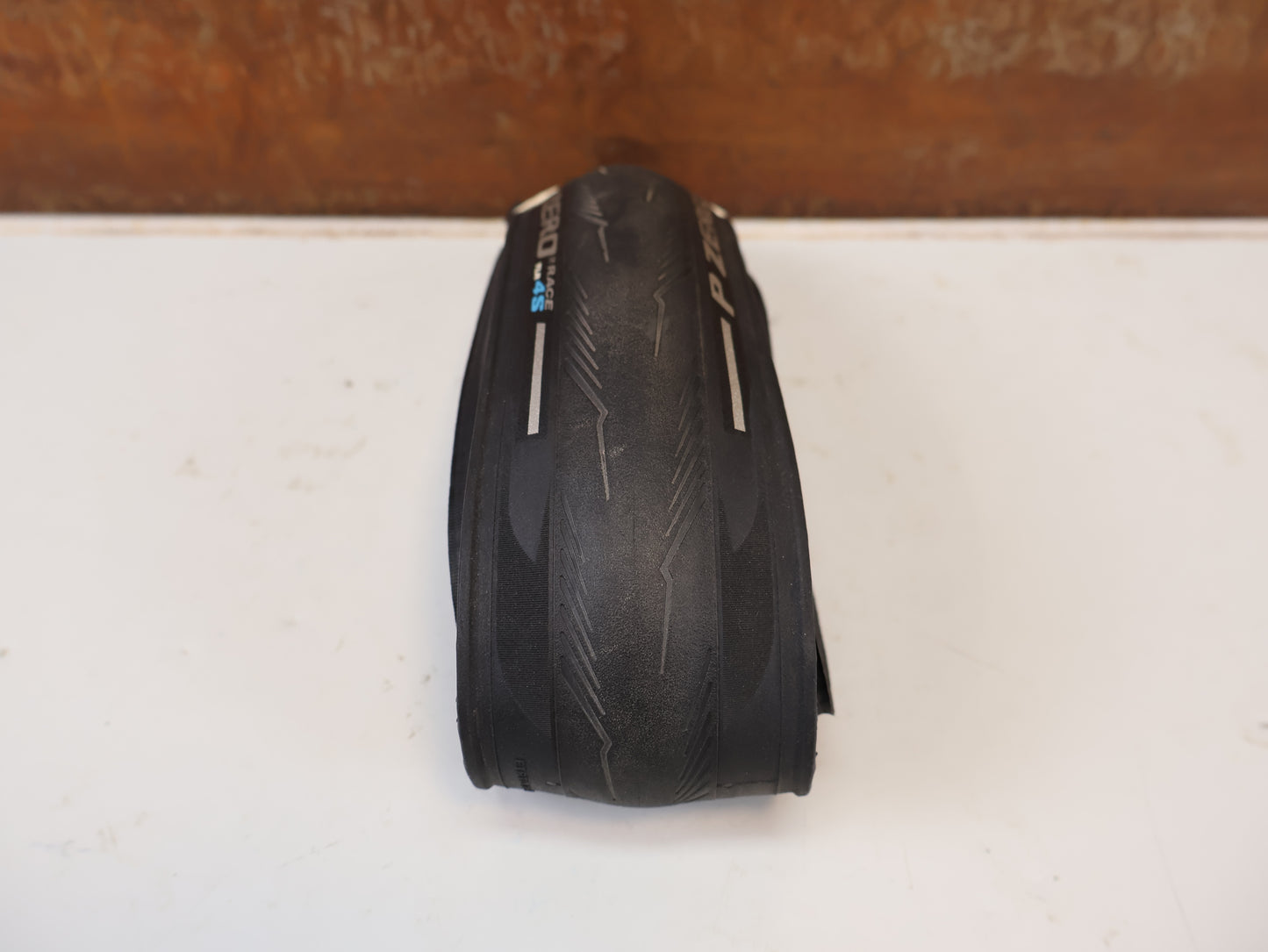PIRELLI P ZERO RACE 4S TLR 700X30C FALTREIFEN TUBELESS READY SCHWARZ / 30-622