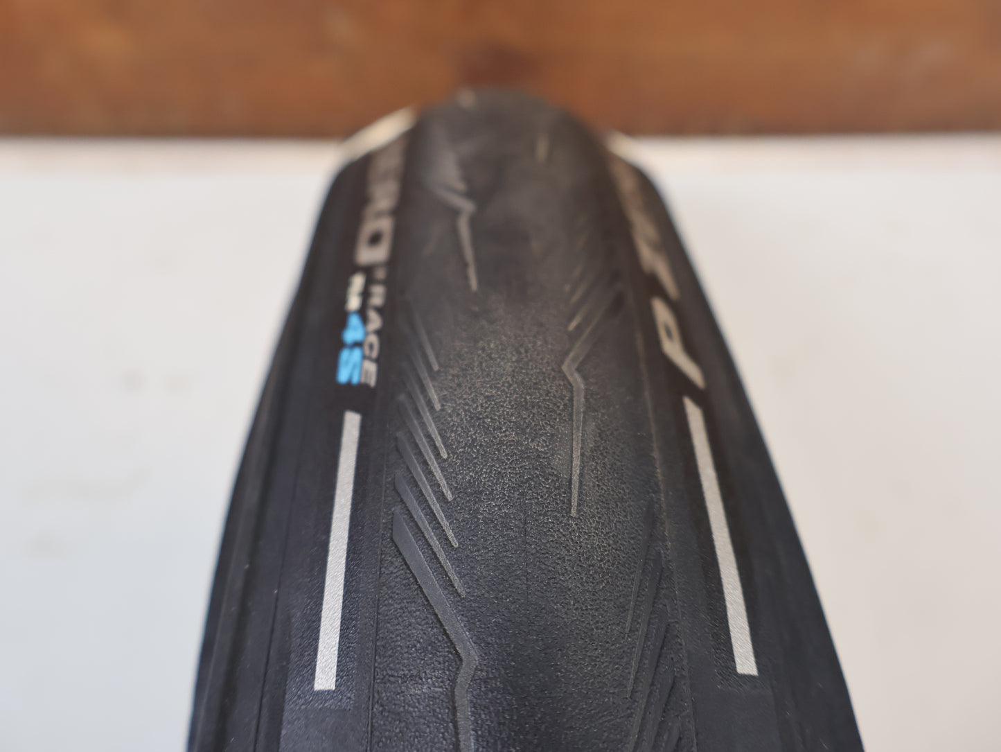 PIRELLI P ZERO RACE 4S TLR 700X30C FALTREIFEN TUBELESS READY SCHWARZ / 30-622