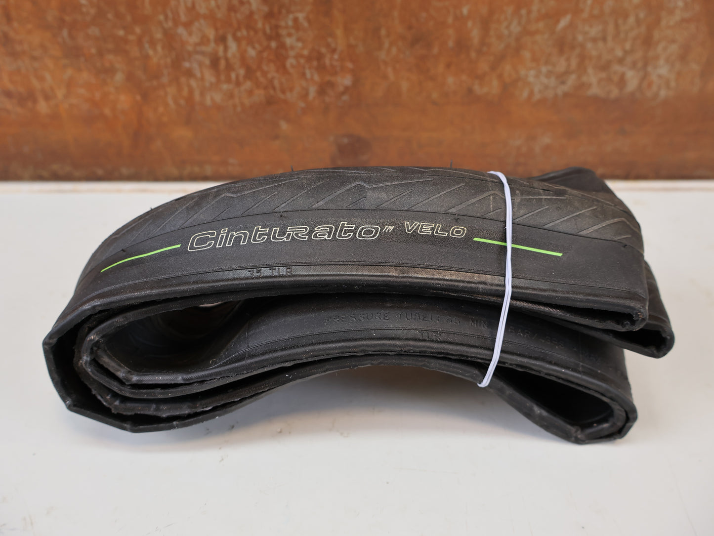 PIRELLI CINTURATO VELO 700X35C REIFEN TUBLESS READY SCHWARZ / 35-622
