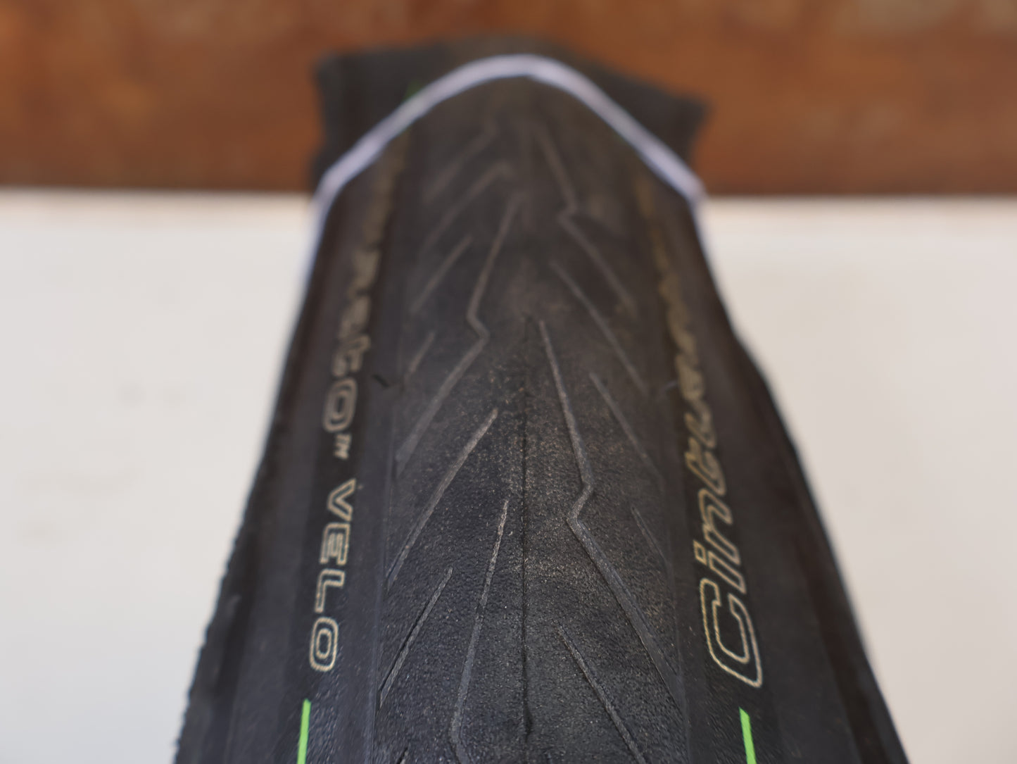 PIRELLI CINTURATO VELO 700X35C REIFEN TUBLESS READY SCHWARZ / 35-622