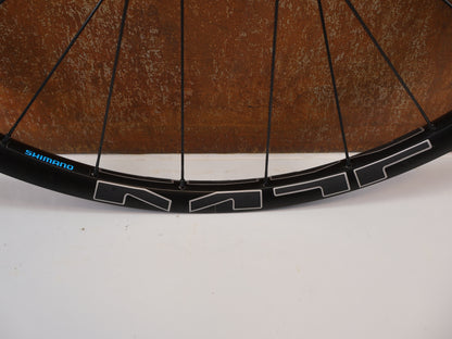 SHIMANO WH-MT620 VORDERRAD / 27,5 ZOLL / 30MM MAULWEITE / CENTER LOCK / BOOST