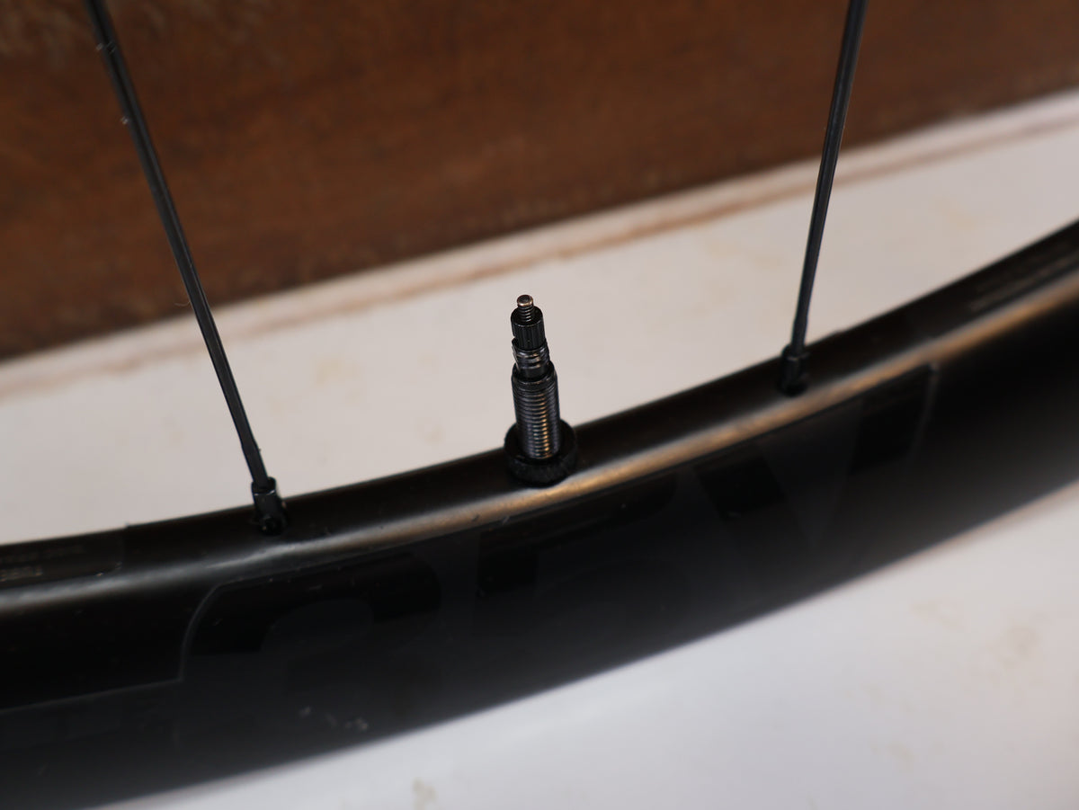 BONTRAGER AEOLUS ELITE 35V TLR GRAVEL CARBON LAUFRADSATZ DISC XDR