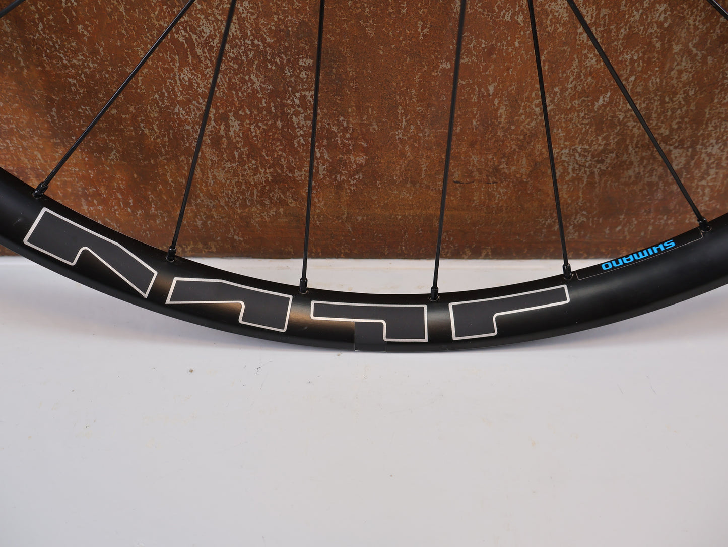 SHIMANO WH-MT620 VORDERRAD / 27,5 ZOLL / 30MM MAULWEITE / CENTER LOCK / BOOST