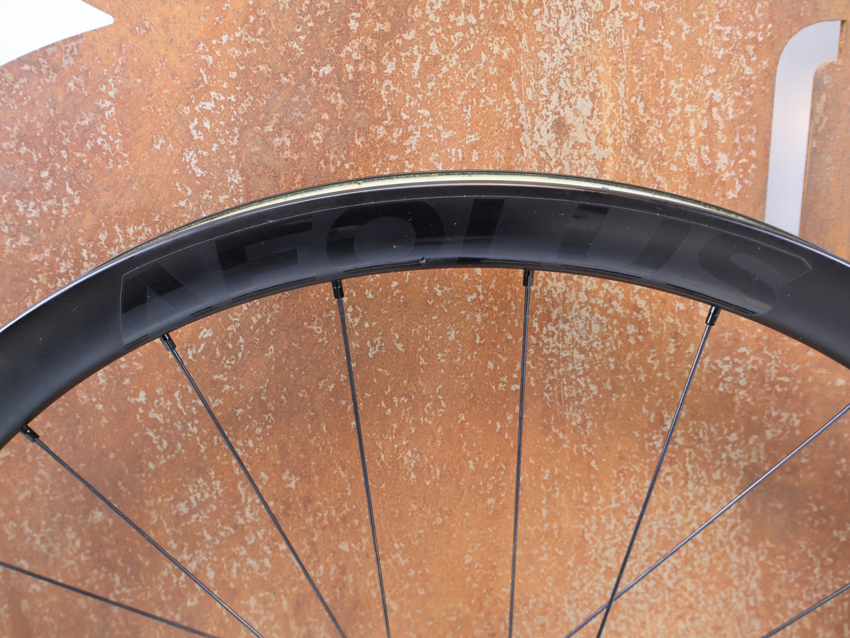 BONTRAGER AEOLUS ELITE 35V TLR GRAVEL CARBON LAUFRADSATZ DISC XDR