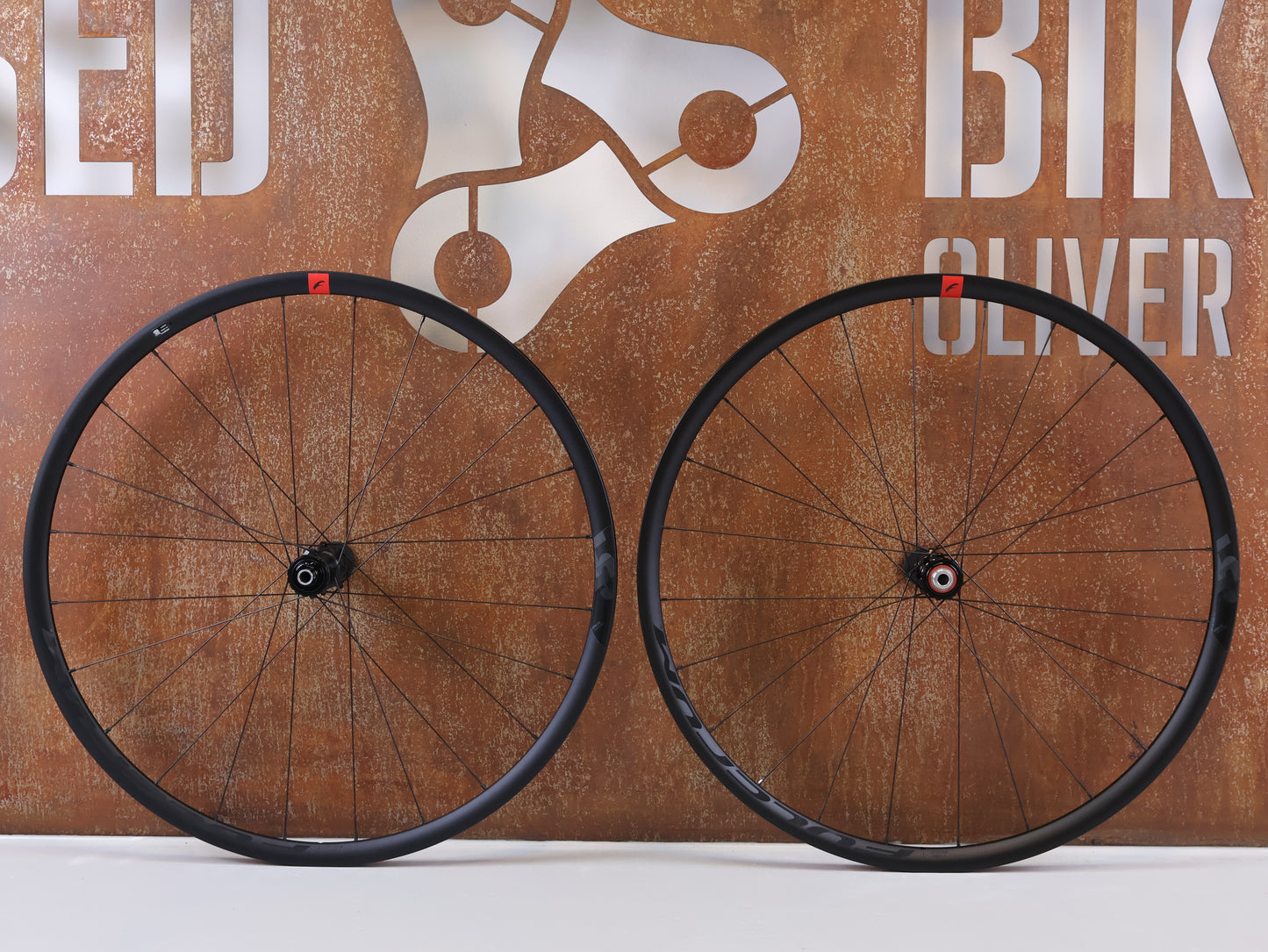 FULCRUM RACING 5 DB LAUFRADSATZ / 28 ZOLL / CENTERLOCK / SHIMANO HG / 2-WAY FIT