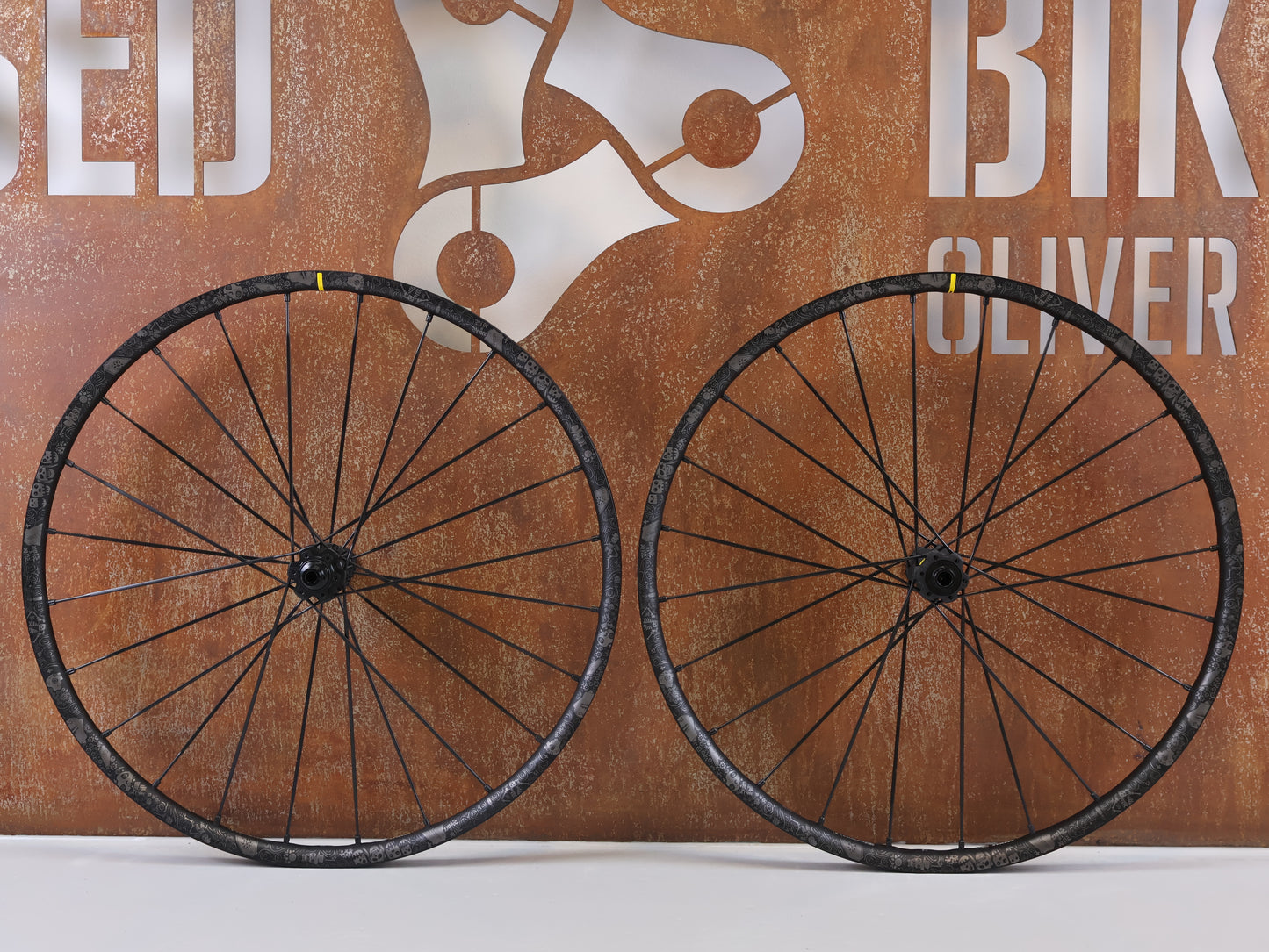 MAVIC DEEMAX PRO SAM HILL LAUFRADSATZ / 29 ZOLL / NON-BOOST / SRAM XD & SHIMANO HG