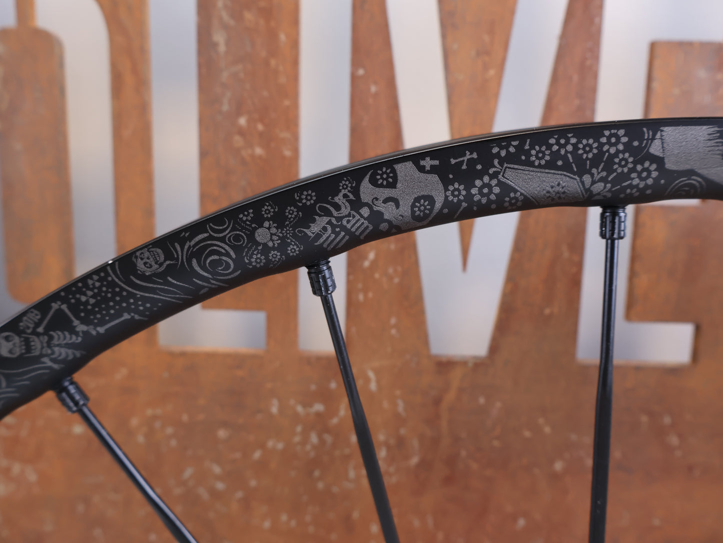 MAVIC DEEMAX PRO SAM HILL LAUFRADSATZ / 29 ZOLL / NON-BOOST / SRAM XD & SHIMANO HG