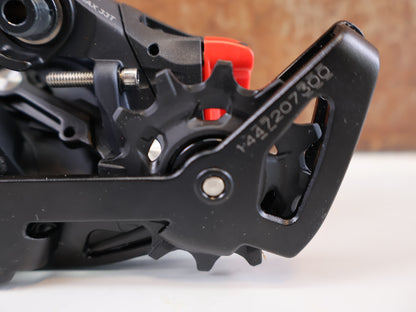 SRAM FORCE ETAP AXS D1 REAR DERAILLEUR / 12-SPEED / SHORT CAGE / MAX. 33T / LUNAR GREY