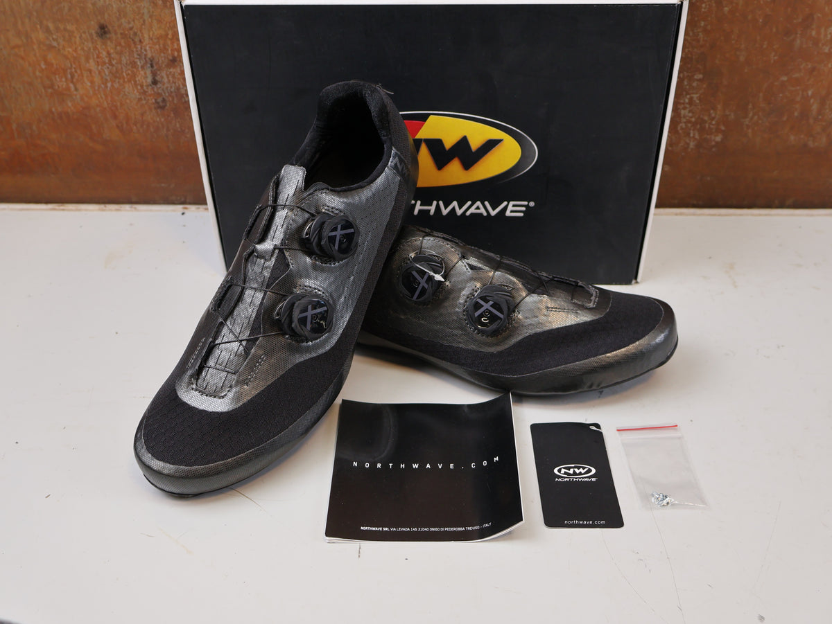 NORTHWAVE REVOLUTION 3 ROAD SHOES / WHITE / SIZE 40 / CARBON SOLE / SLW3