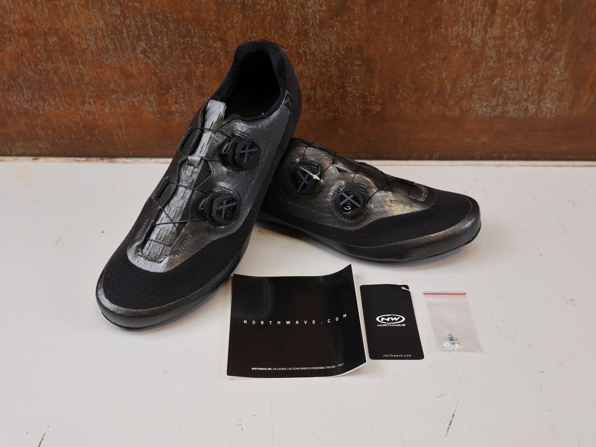 NORTHWAVE REVOLUTION 3 ROAD SHOES / WHITE / SIZE 40 / CARBON SOLE / SLW3