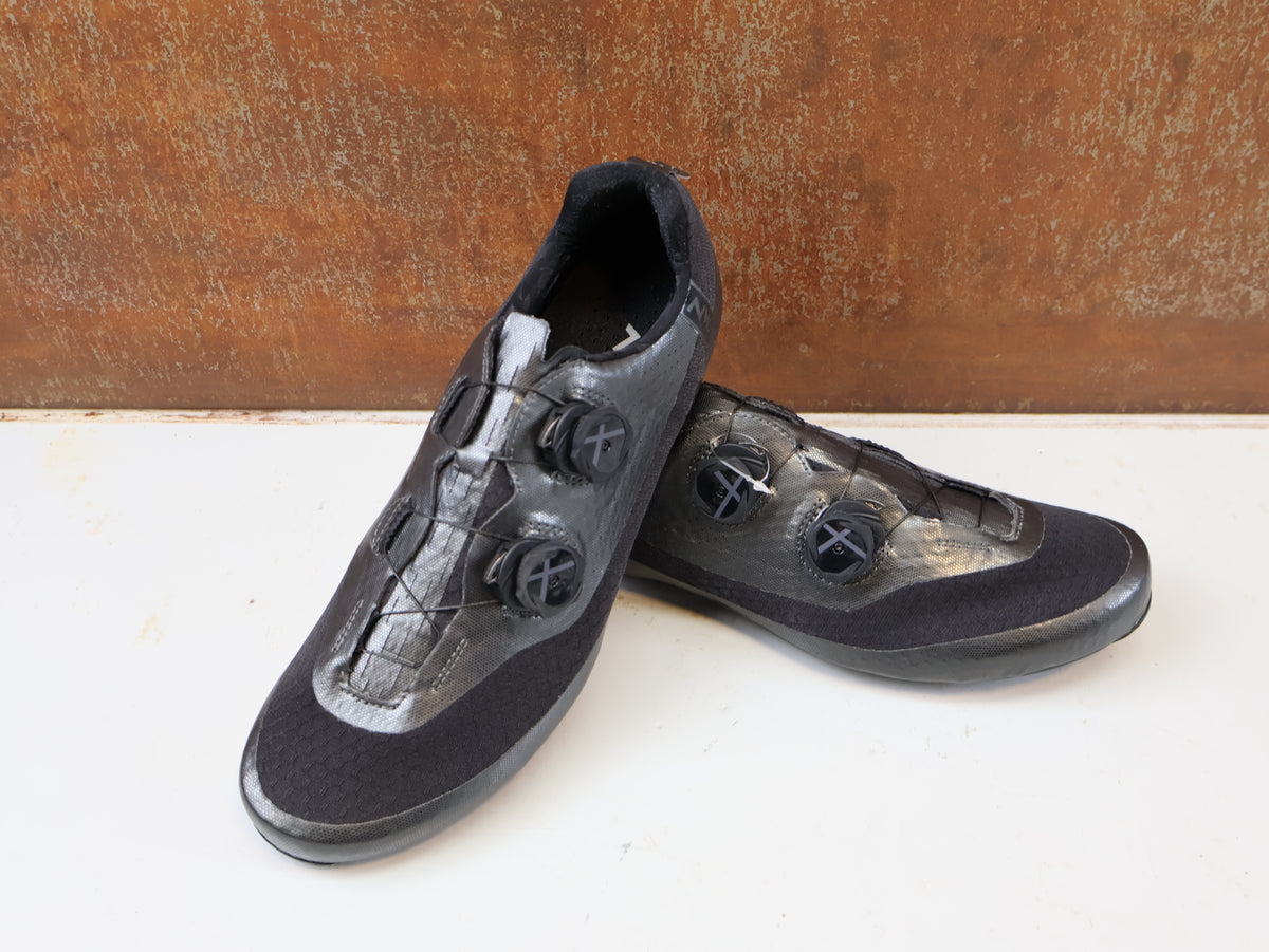 NORTHWAVE REVOLUTION 3 ROAD SHOES / WHITE / SIZE 40 / CARBON SOLE / SLW3