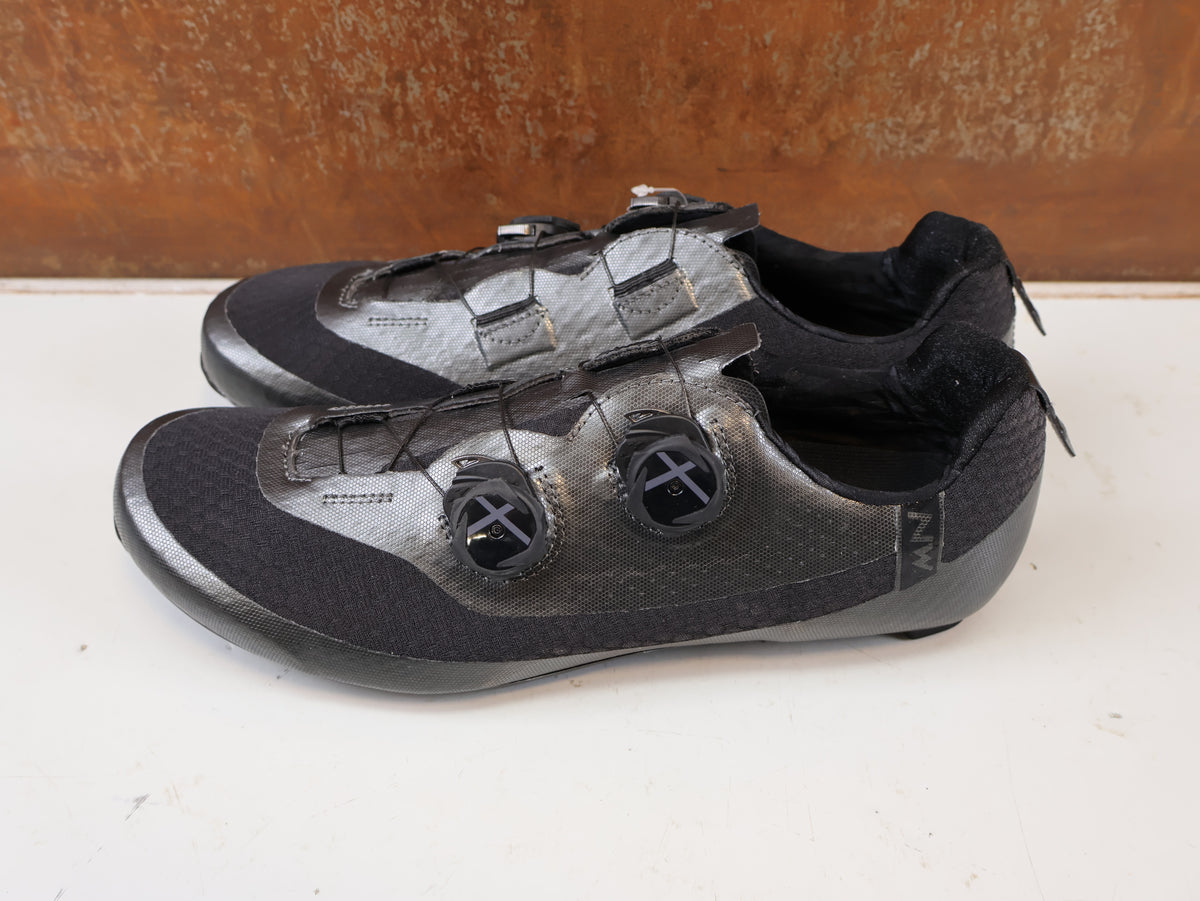 NORTHWAVE REVOLUTION 3 ROAD SHOES / WHITE / SIZE 40 / CARBON SOLE / SLW3