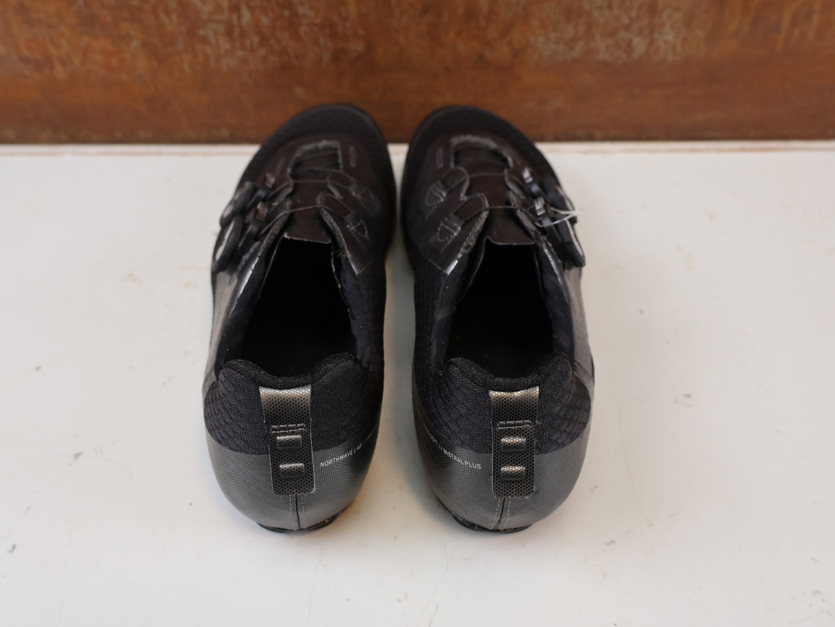 NORTHWAVE REVOLUTION 3 ROAD SHOES / WHITE / SIZE 40 / CARBON SOLE / SLW3