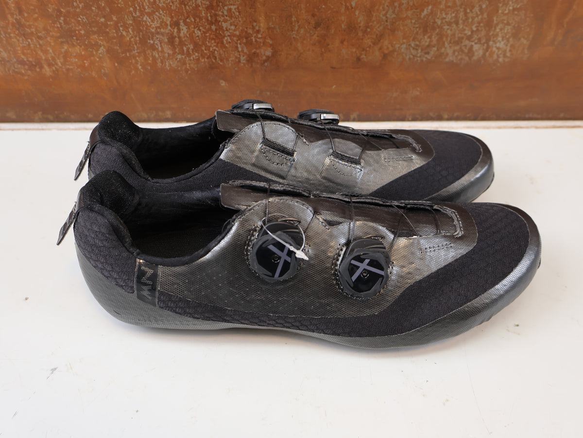 NORTHWAVE REVOLUTION 3 ROAD SHOES / WHITE / SIZE 40 / CARBON SOLE / SLW3