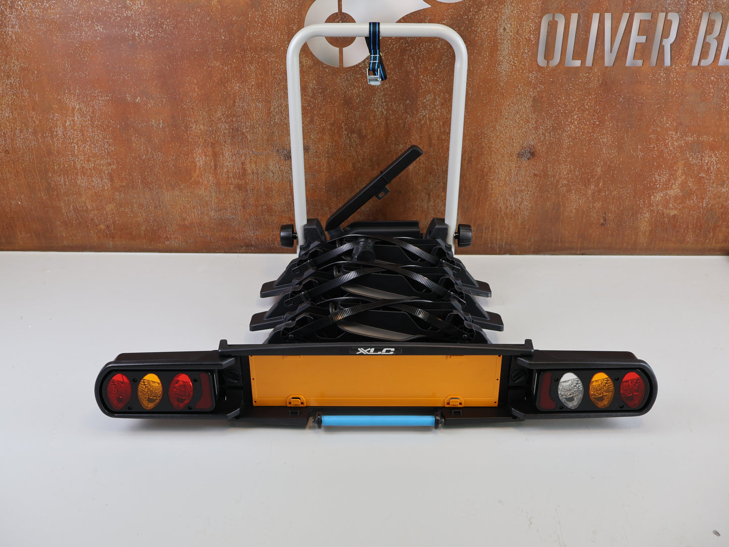 XLC BELUGA VC-C03 REAR RACK / FOR 3 E-BIKES / TOW HITCH MOUNTED / TILT FUNCTION