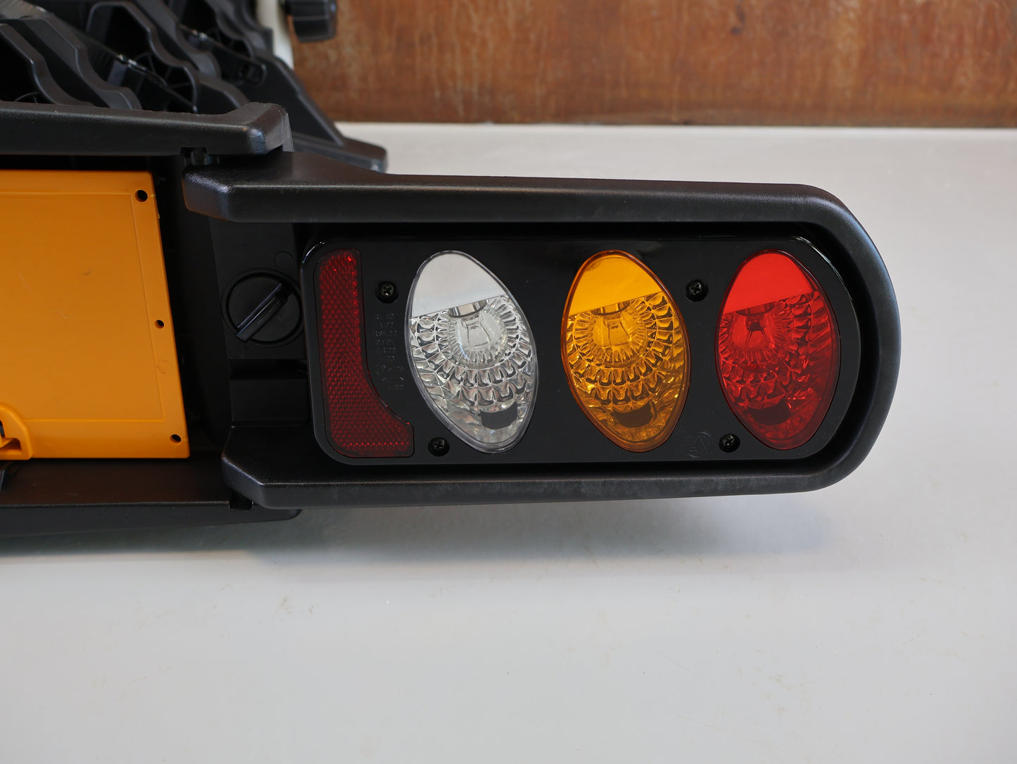 XLC BELUGA VC-C03 REAR RACK / FOR 3 E-BIKES / TOW HITCH MOUNTED / TILT FUNCTION