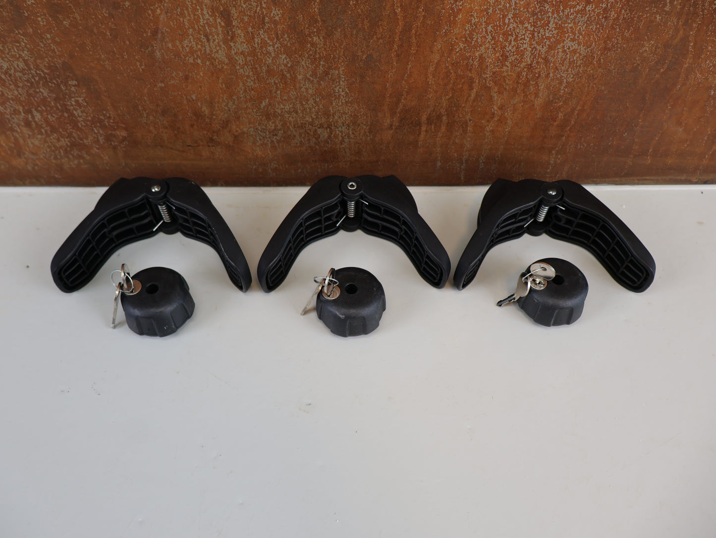 XLC BELUGA VC-C03 REAR RACK / FOR 3 E-BIKES / TOW HITCH MOUNTED / TILT FUNCTION