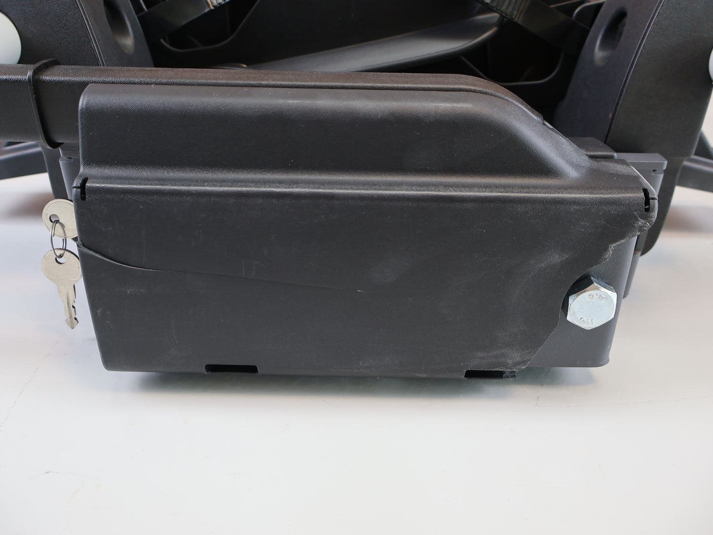 XLC BELUGA VC-C03 REAR RACK / FOR 3 E-BIKES / TOW HITCH MOUNTED / TILT FUNCTION