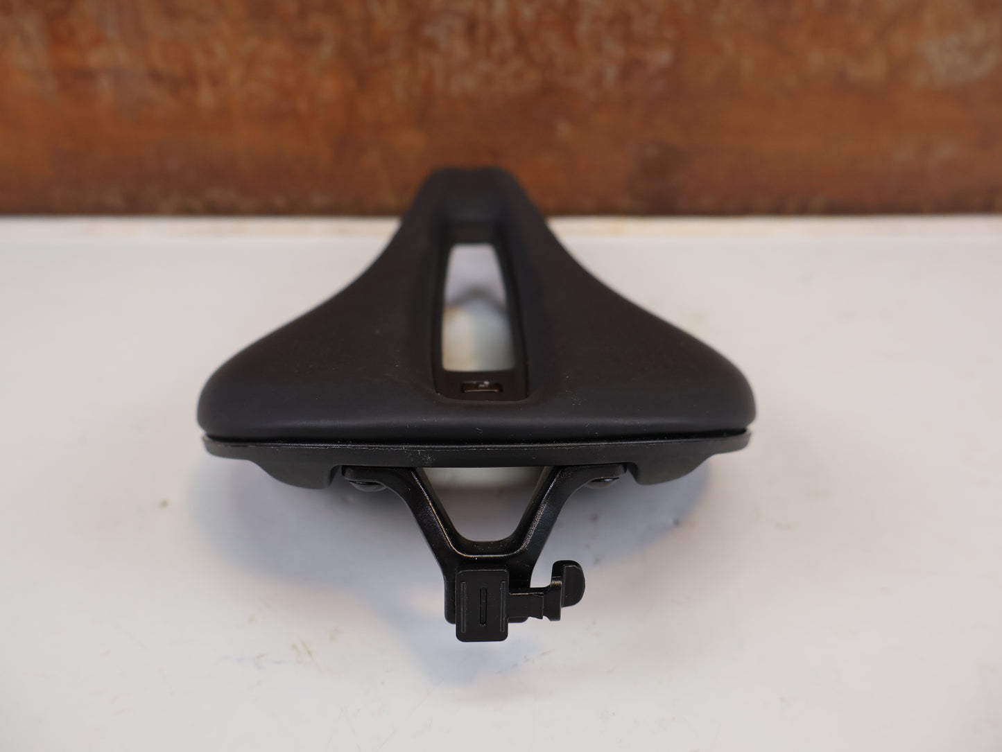 BONTRAGER VERSE ELITE SHORT SATTEL SCHWARZ 145MM / HAN 5254983