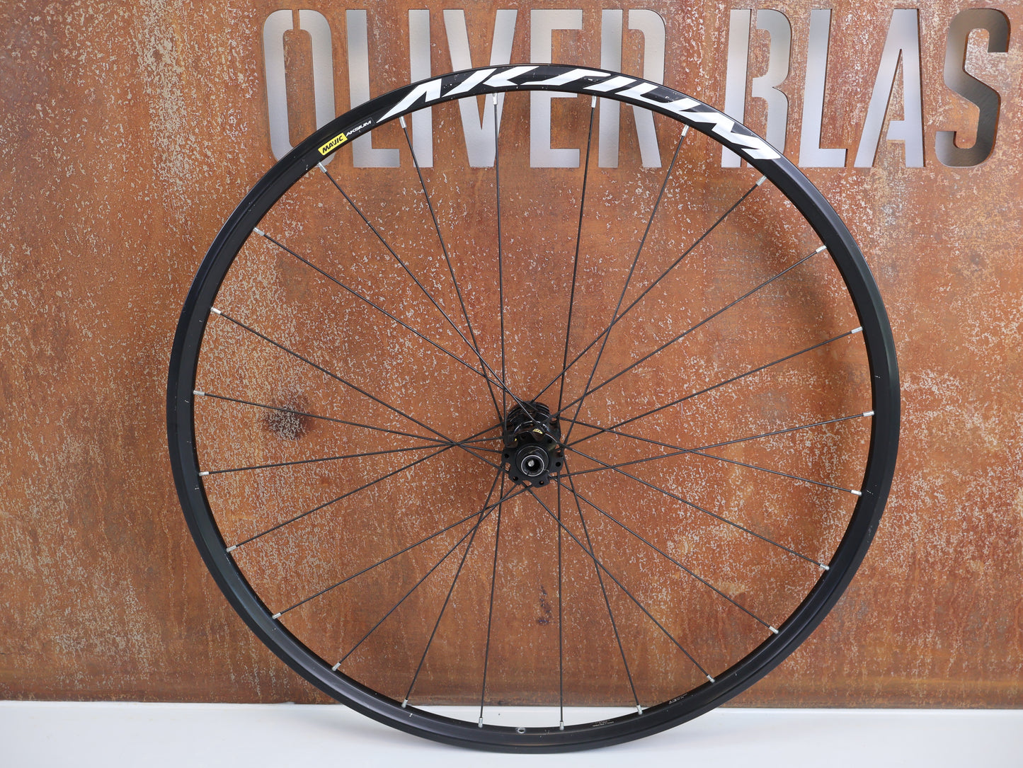 MAVIC AKSIUM DISC LAUFRADSATZ / 6-LOCH / SHIMANO HG / 12MM STECKACHSE / SCHWARZ