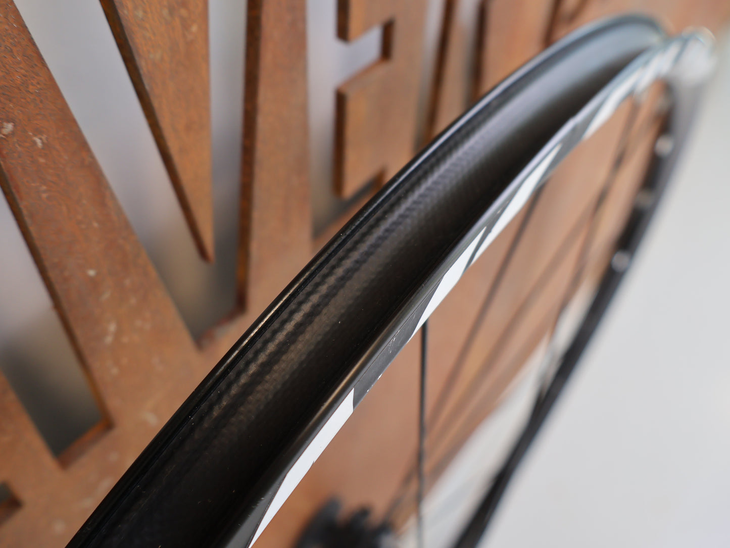 MAVIC AKSIUM DISC LAUFRADSATZ / 6-LOCH / SHIMANO HG / 12MM STECKACHSE / SCHWARZ