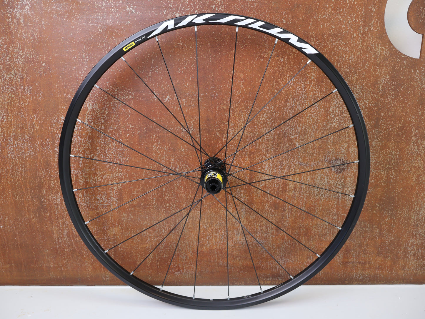 MAVIC AKSIUM DISC LAUFRADSATZ / 6-LOCH / SHIMANO HG / 12MM STECKACHSE / SCHWARZ