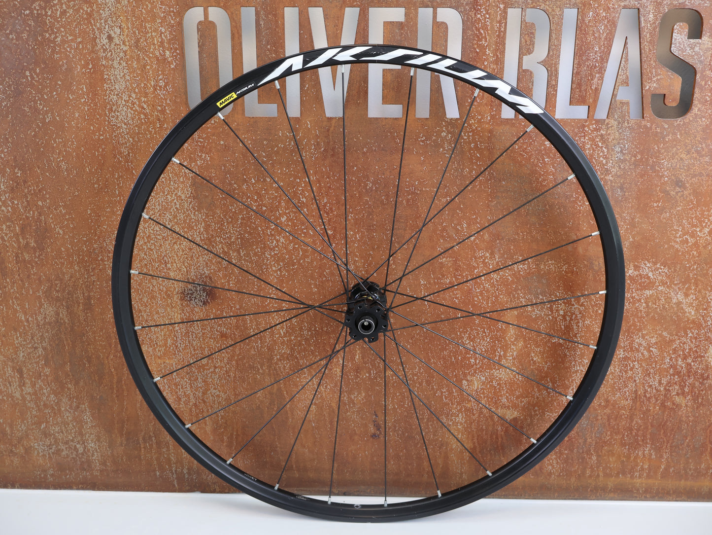 MAVIC AKSIUM DISC LAUFRADSATZ / 6-LOCH / SHIMANO HG / 12MM STECKACHSE / SCHWARZ
