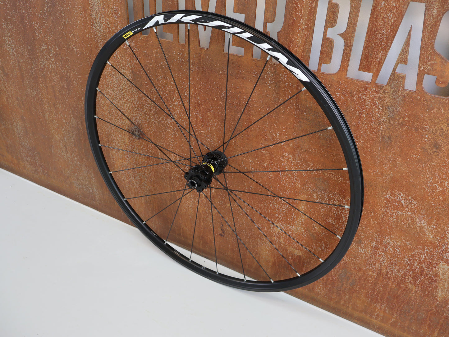 MAVIC AKSIUM DISC LAUFRADSATZ / 6-LOCH / SHIMANO HG / 12MM STECKACHSE / SCHWARZ