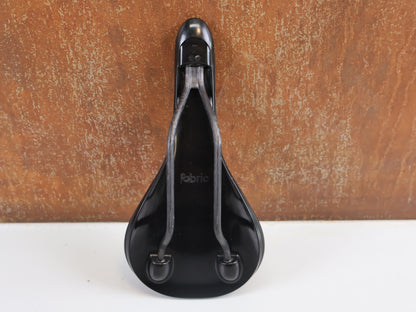FABRIC SCOOP PRO TEAM FLAT SADDLE / CARBON RAILS / 142MM / 198G / BLACK