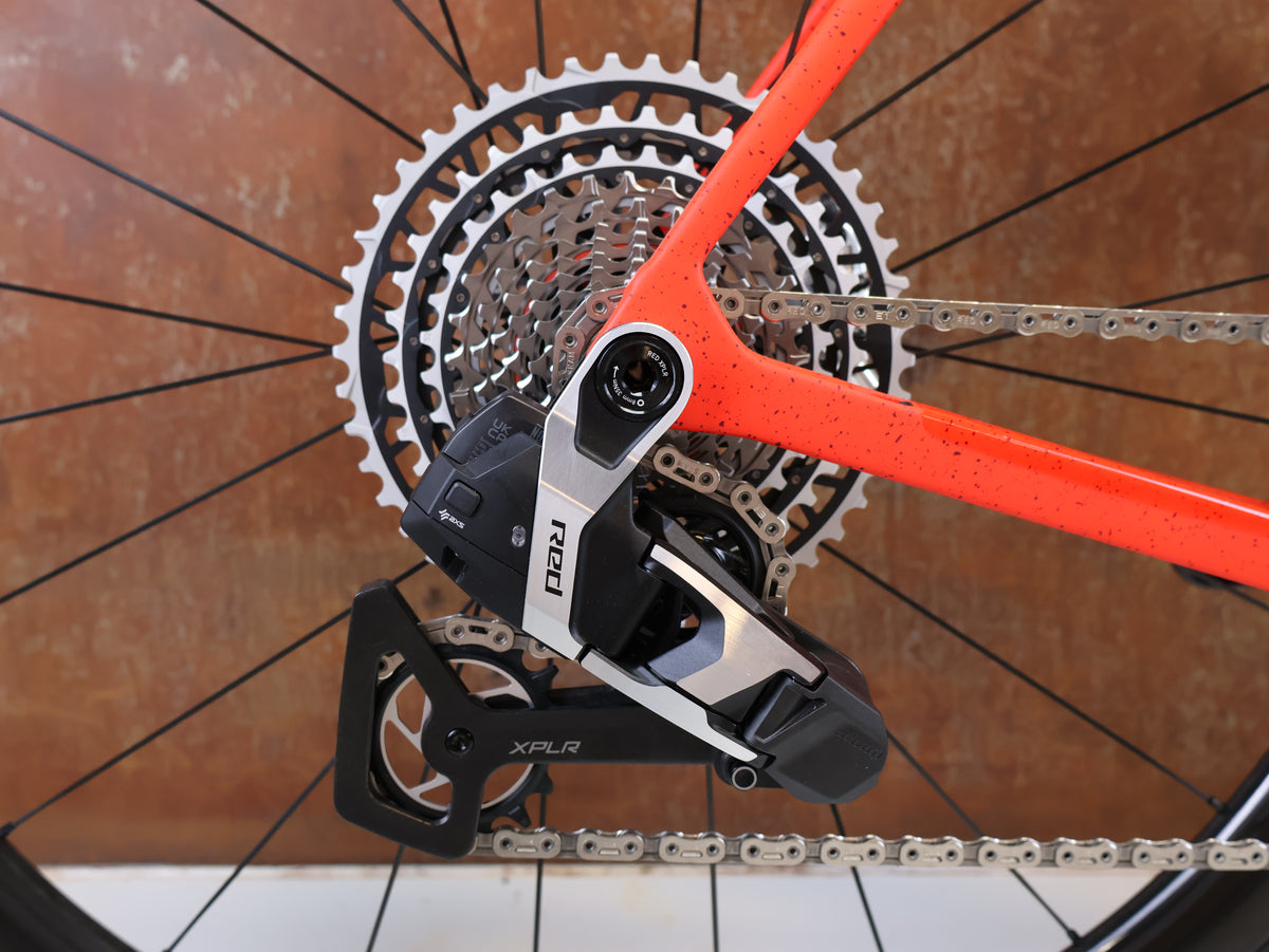 TREK CHECKMATE SLR 9 AXS RADIOACTIVE RED GRAVEL / M/L