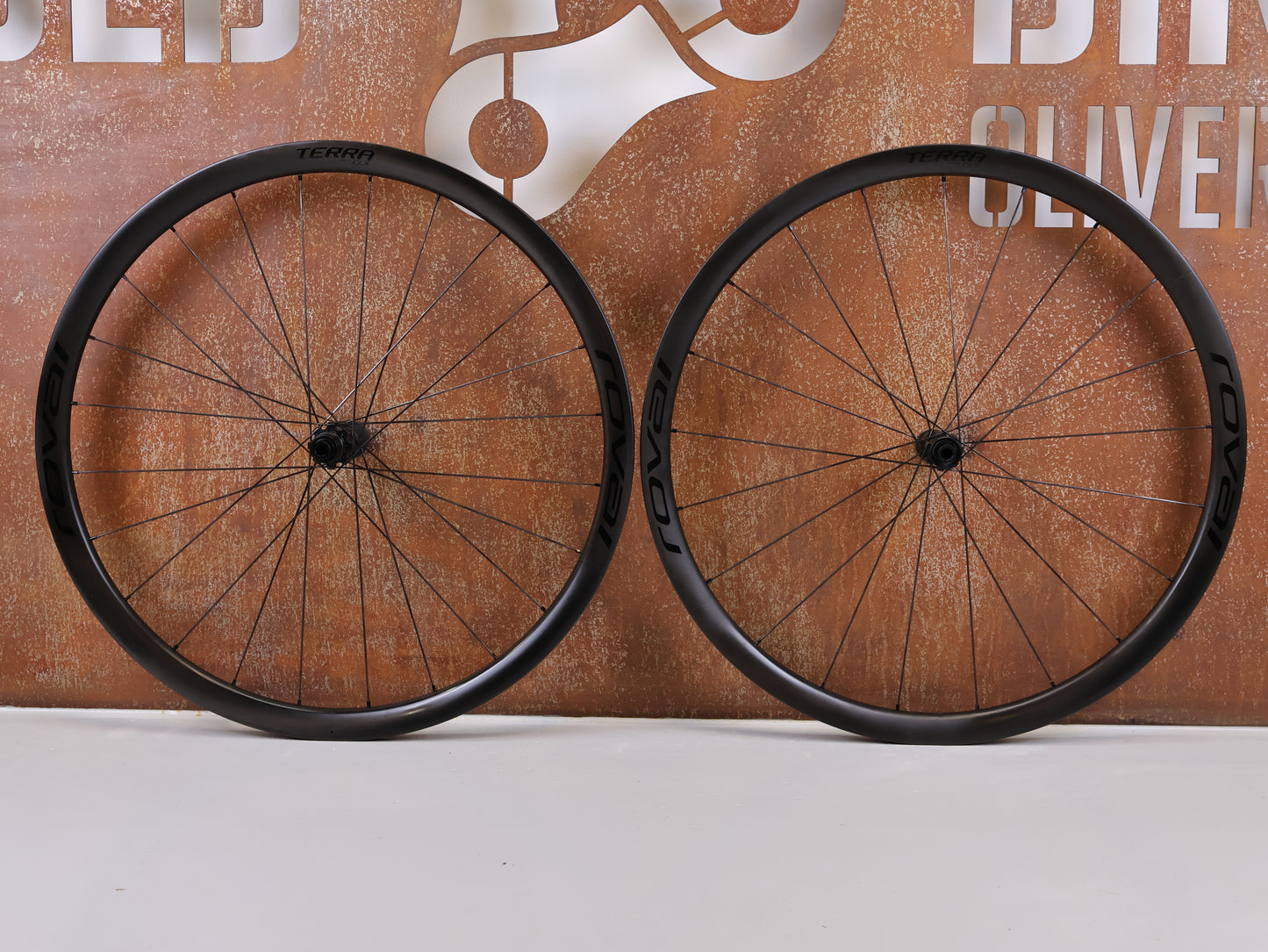 ROVAL TERRA CLX CARBON LAUFRADSATZ / 28" / SRAM XDR / 1264G / GRAVEL & ROAD