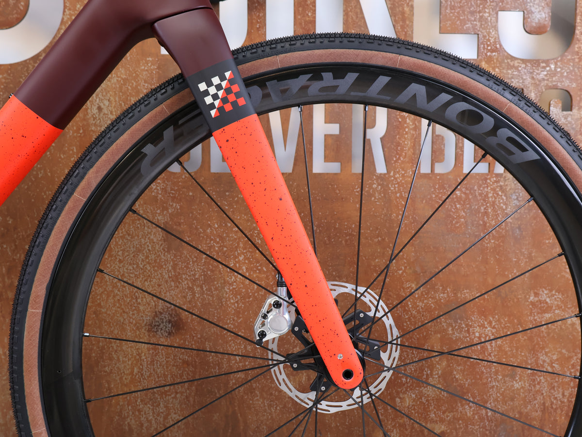 TREK CHECKMATE SLR 9 AXS RADIOACTIVE RED GRAVEL / M/L